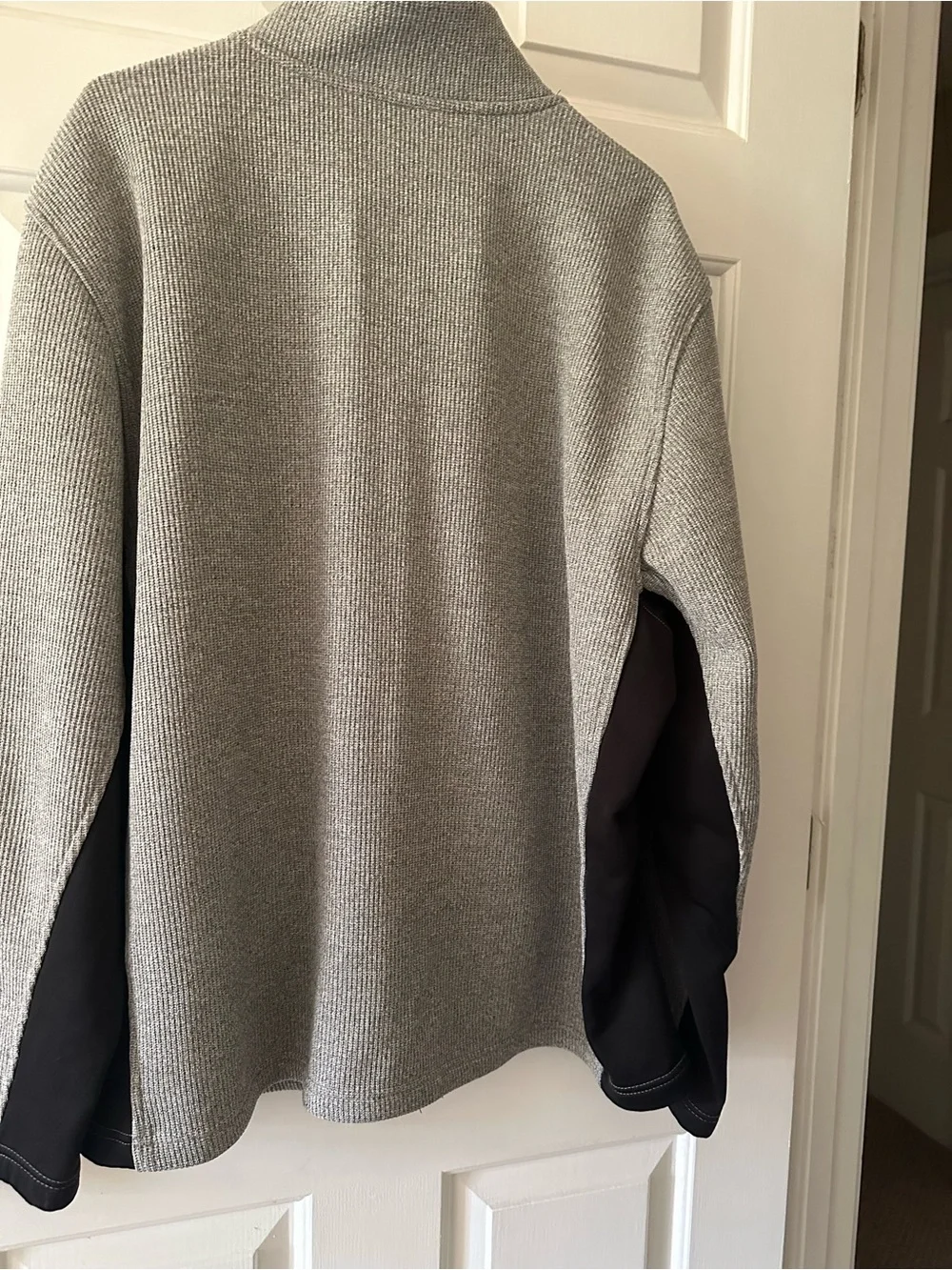 Izod Men’s Gray Knit Zip-Up Sweater with Black Inner Lining